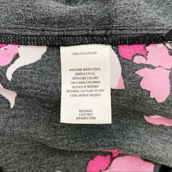 Halogen V-Neck Long Sleeve Button Up Top XS/Extra Small Black Pink Floral NWT - Picture 5 of 5